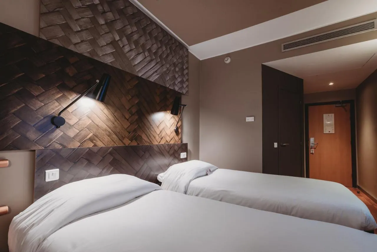Ibis Casablanca City Center 3*,